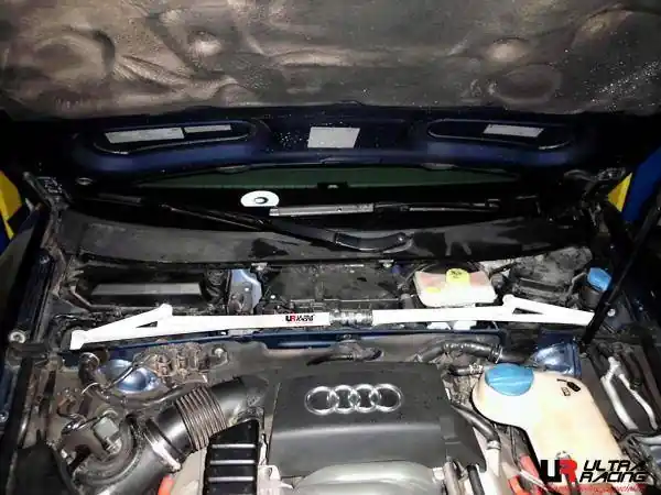 Rozpórka Audi A6 / A7 10+ UltraRacing 2-punktowa przednia górna Strutbar | Już w sprzedaży