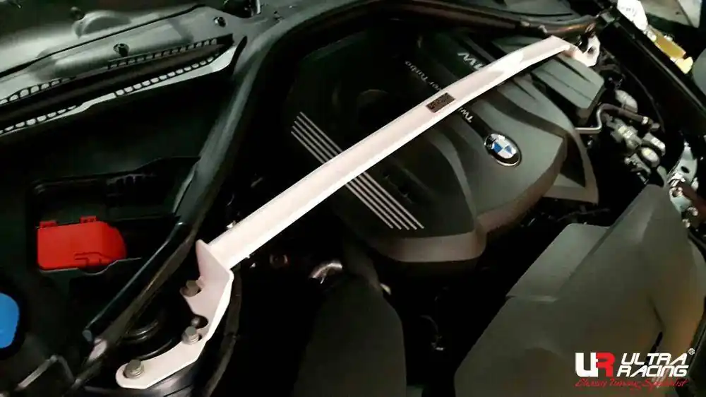 Oszczędź teraz | Rozpórka BMW 3 F30 330i /M2 F87 /435 UltraRacing przednia górna Strutbar