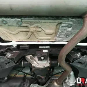 Bestseller - Rozpórka BMW F20 (116i 1.6T 2WD HB 12-15 UltraRacing 4-punktowa tylna dolna Bar